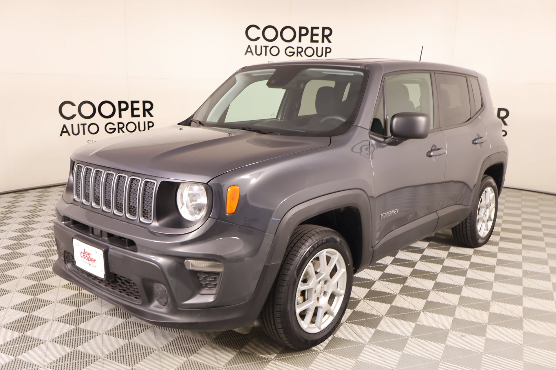 Used 2023 Jeep Renegade Latitude AWD/4WD image 11