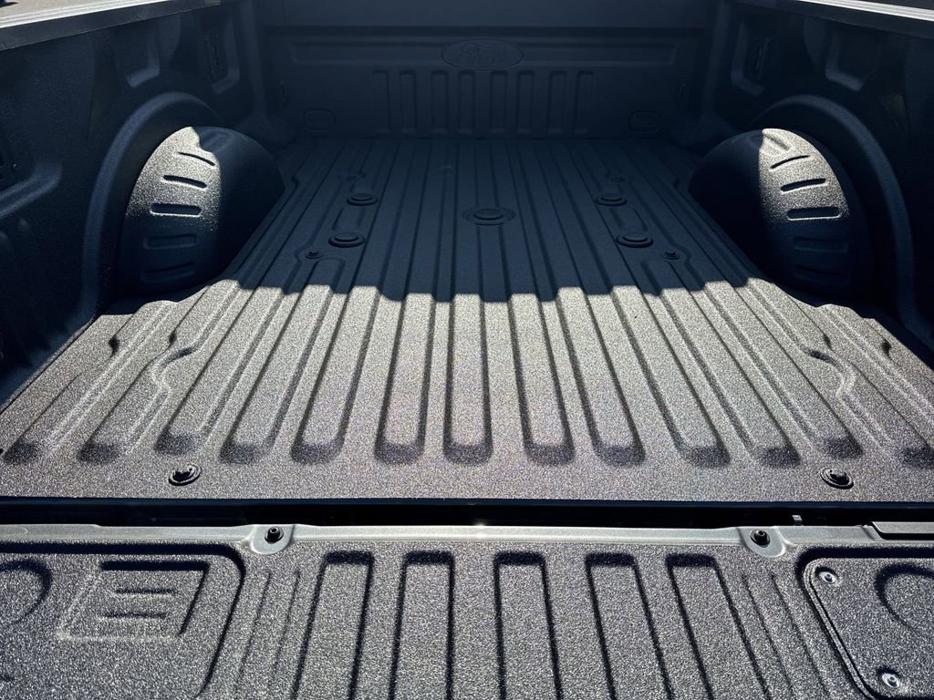 New 2026 Ford F250 Lariat w/ Black Appearance Package image 18