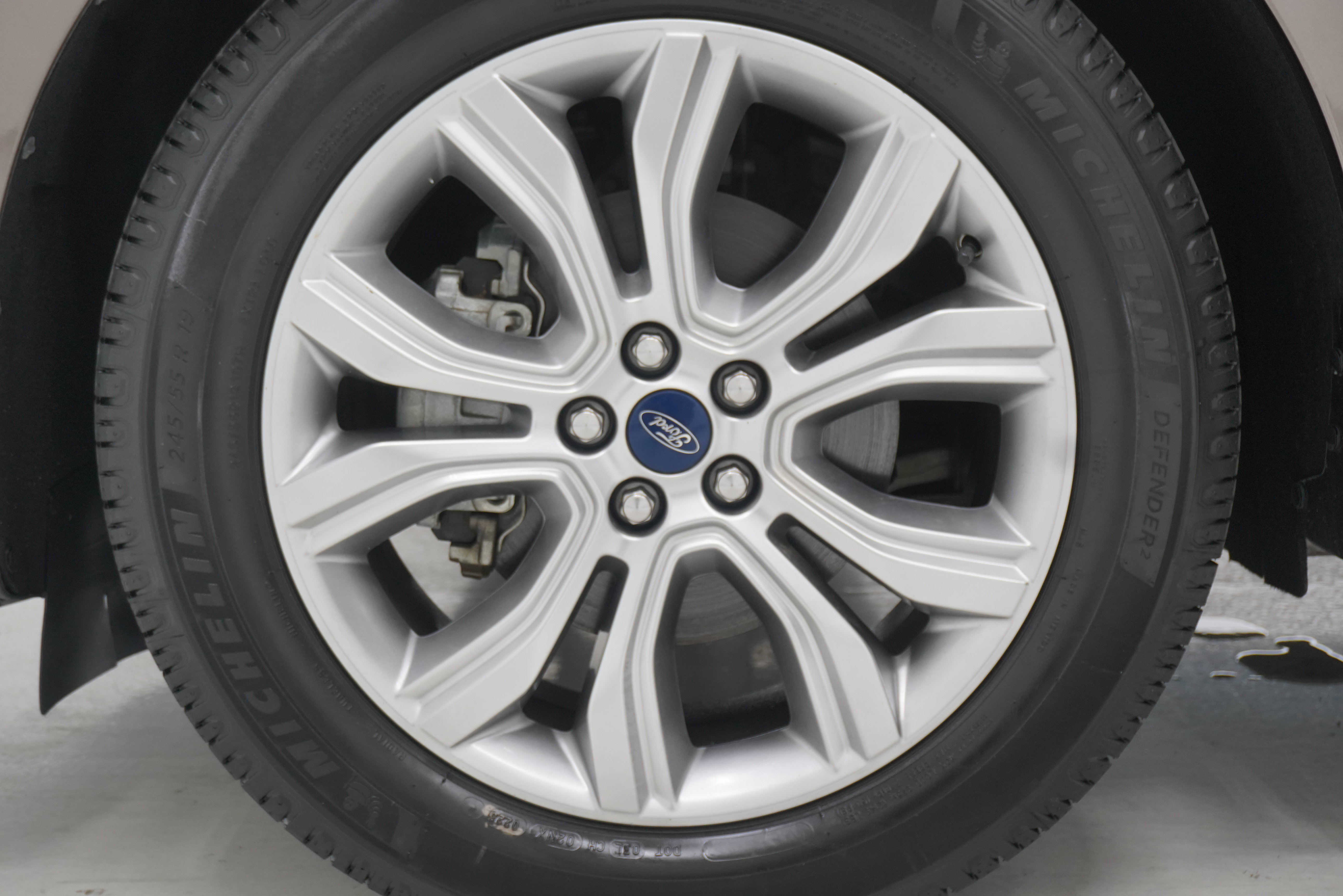 Used 2019 Ford Edge Titanium FWD image 28