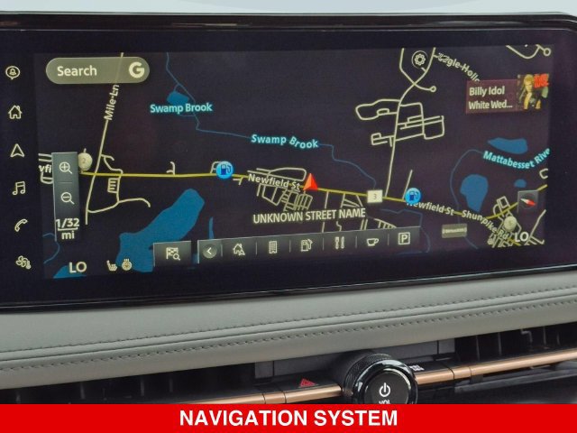 Used 2024 Nissan Ariya AWD image 25