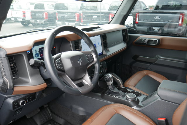 Used 2024 Ford Bronco Outer Banks AWD/4WD image 13