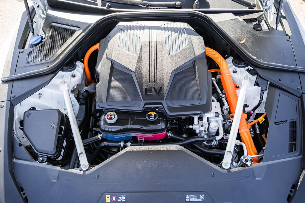 Used 2024 Genesis G80 image 16