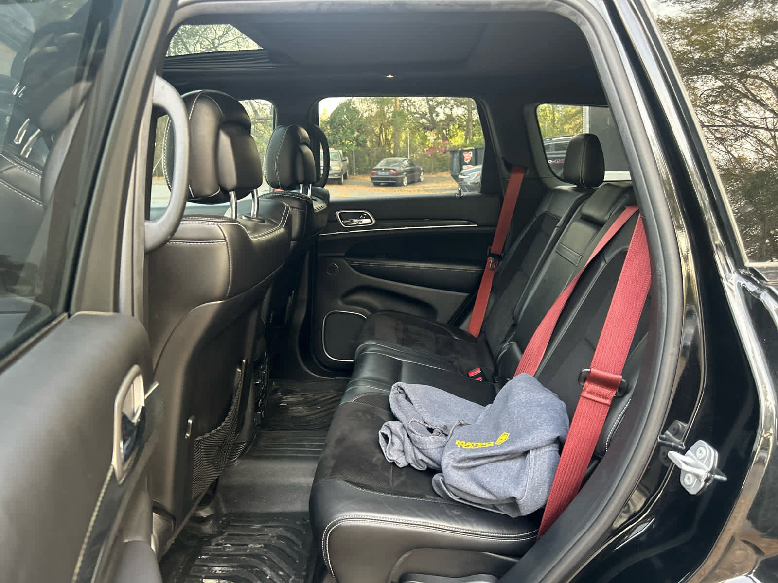 Used 2017 Jeep Grand Cherokee SRT image 9