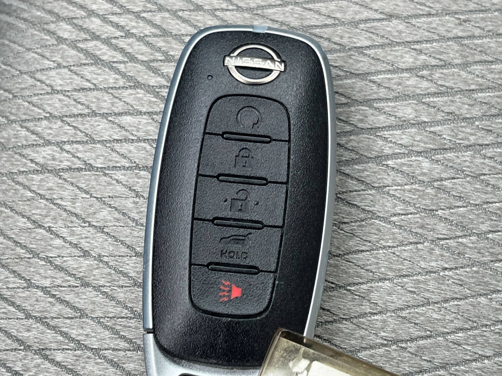 Used 2025 Nissan Rogue SV AWD/4WD image 28