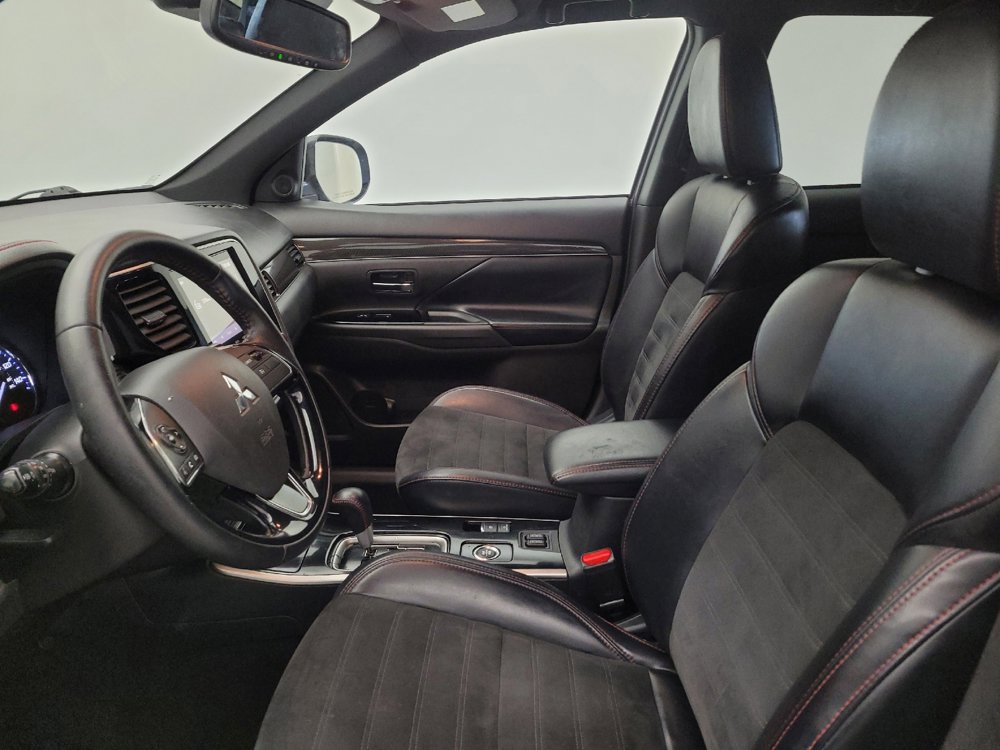 Used 2020 Mitsubishi Outlander SE AWD/4WD image 17