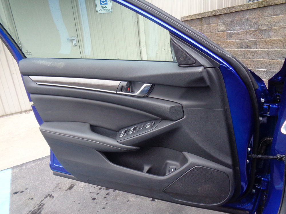 Used 2020 Honda Accord Sport image 12