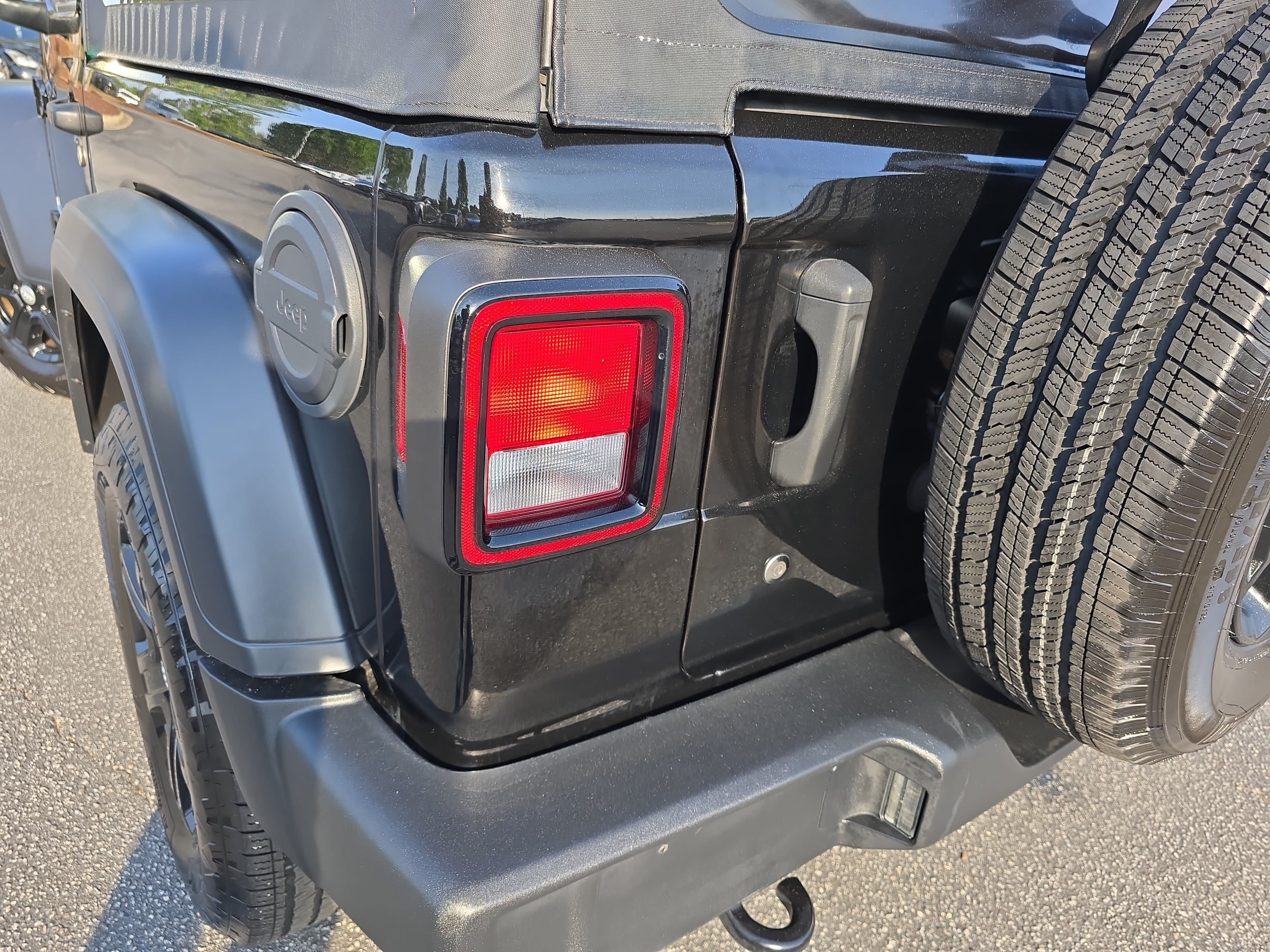 Used 2020 Jeep Wrangler Sport AWD/4WD image 33
