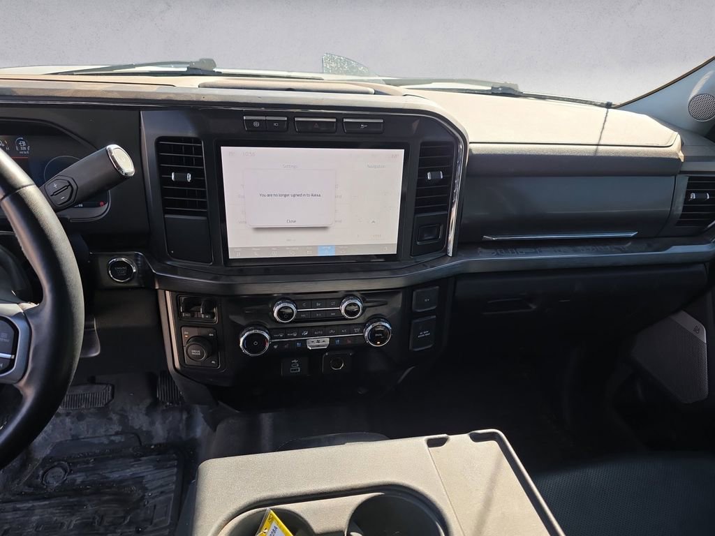Used 2024 Ford F350 Lariat image 11