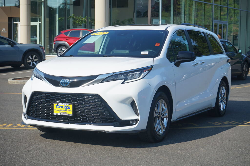 Used 2022 Toyota Sienna XSE w/ XSE Plus Package