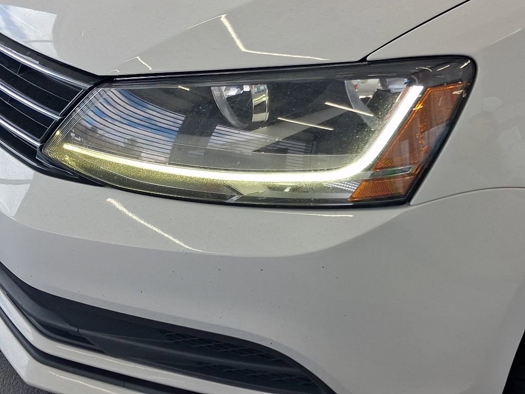 Used 2017 Volkswagen Jetta SE FWD image 7