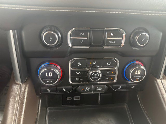 Used 2023 Chevrolet Suburban LT RWD image 10