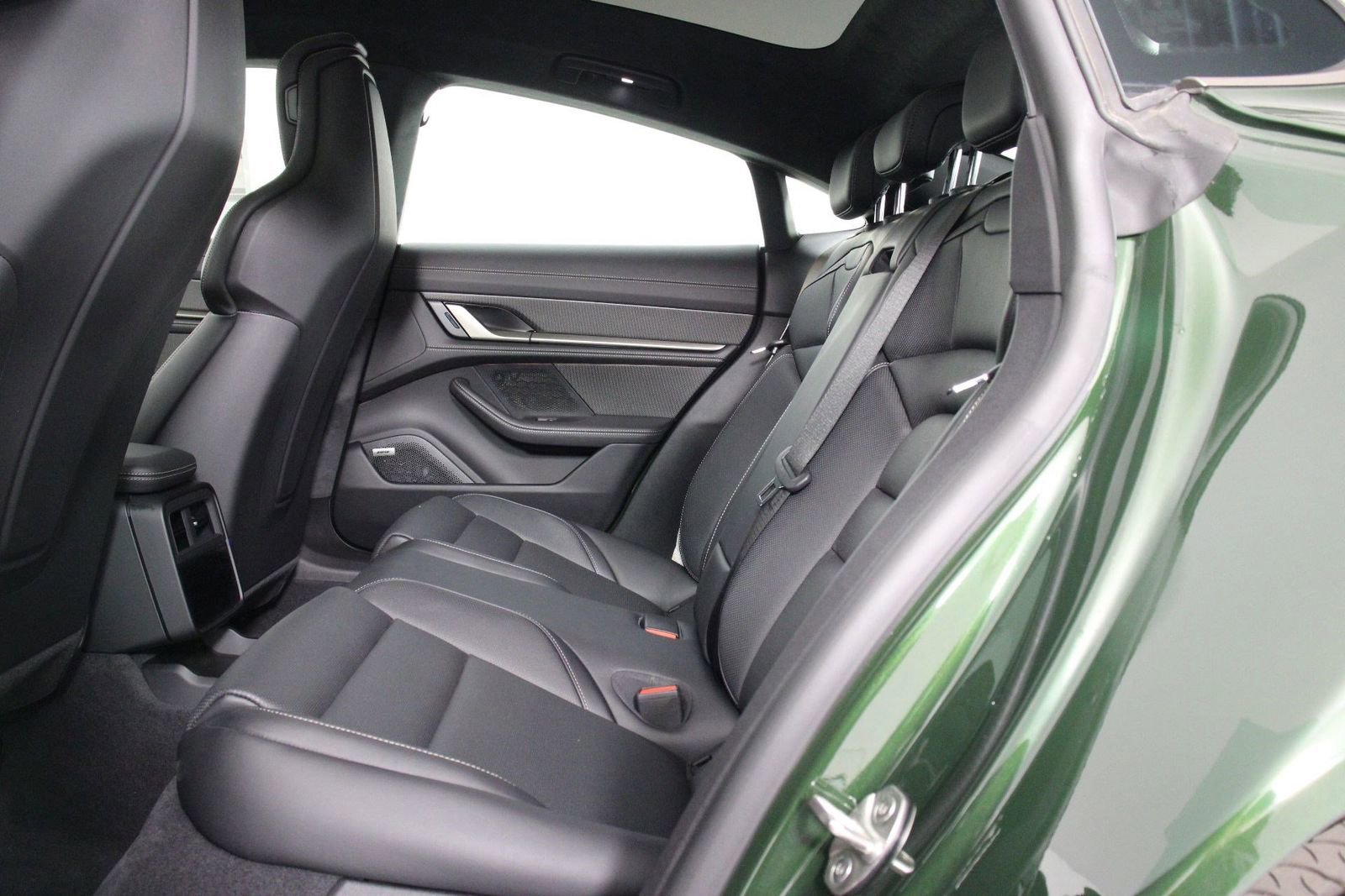 Used 2025 Porsche Taycan Turbo S image 18