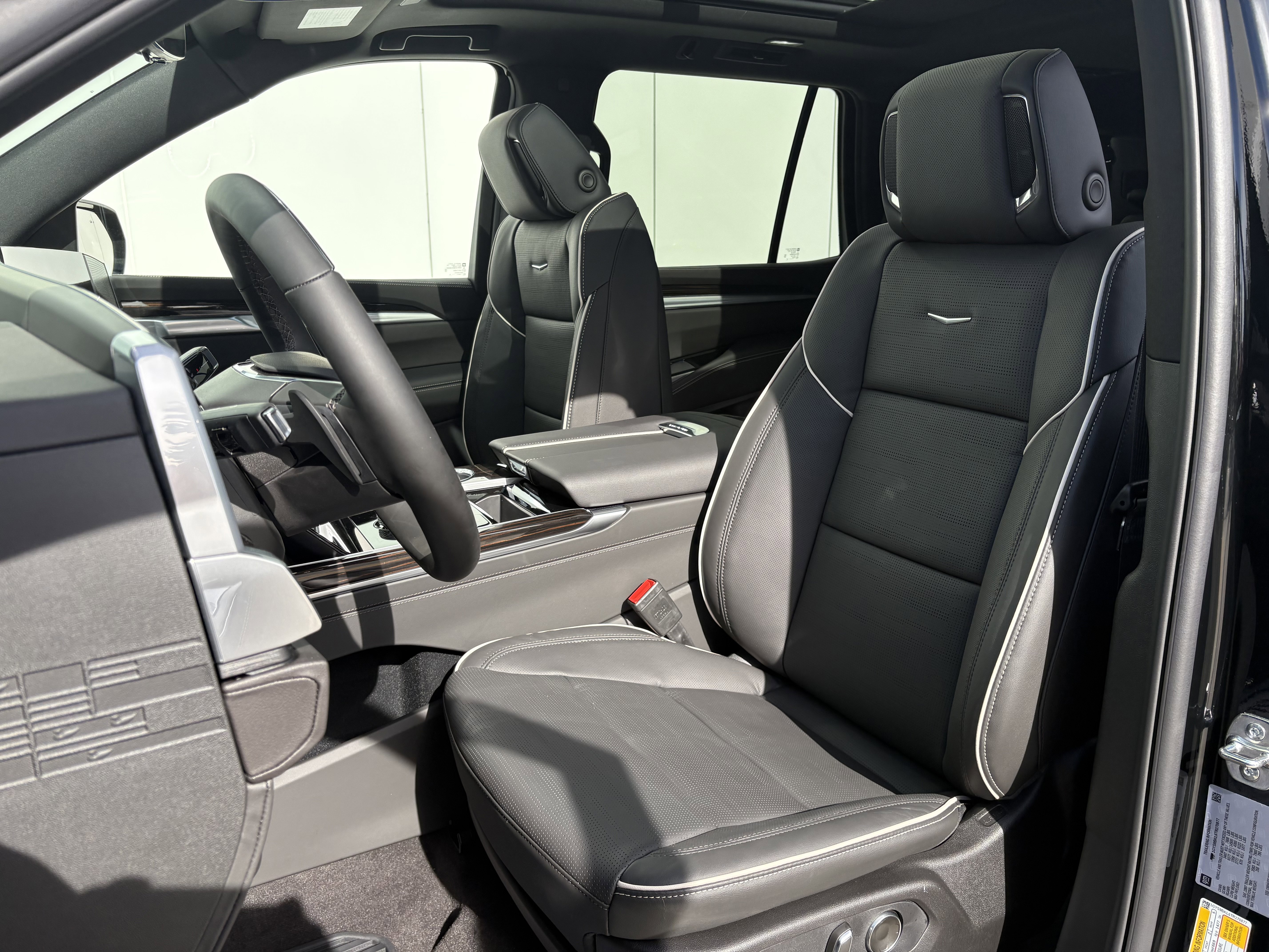 New 2026 Cadillac Escalade Luxury image 12