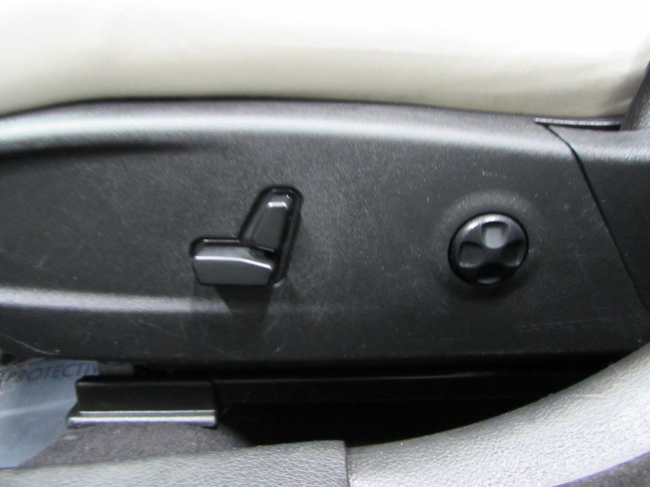 Used 2020 Chrysler 300 Touring image 29