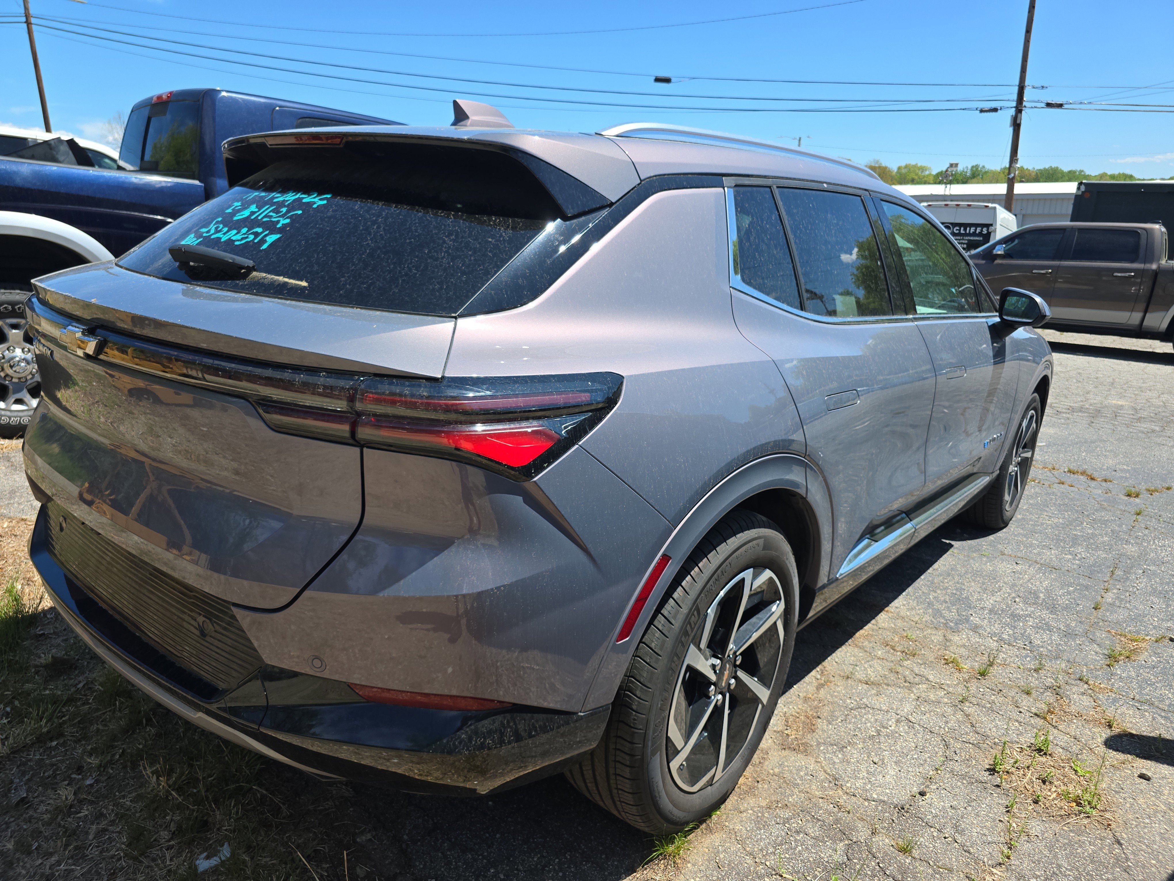 Used 2025 Chevrolet Equinox EV LT image 2