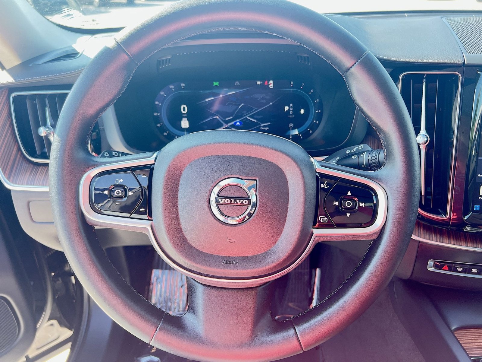 Certified 2023 Volvo XC60 B6 Ultimate w/ Climate Package image 16