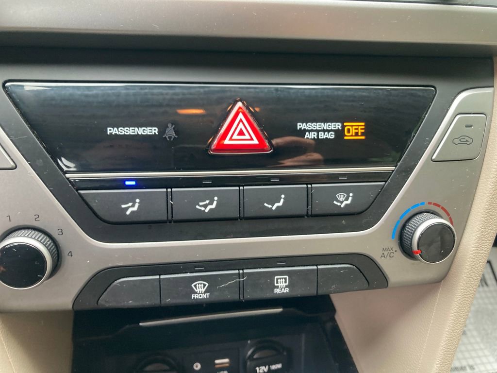 Used 2018 Hyundai Elantra SE image 24