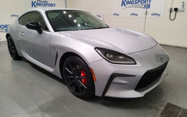 Used 2025 Toyota GR86 w/ Performance Package RWD image 2