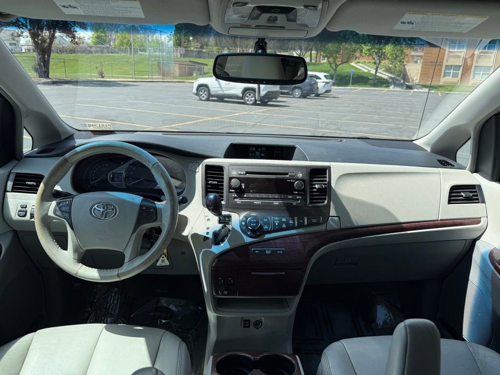 Used 2013 Toyota Sienna XLE AWD/4WD image 10
