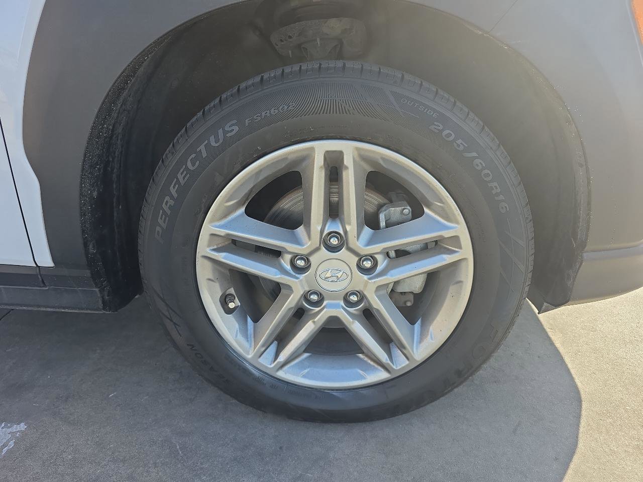 Used 2019 Hyundai Kona SE image 31