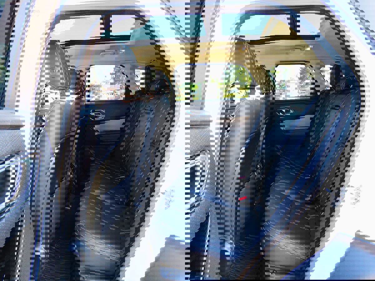 Used 2019 Land Rover Range Rover Velar S image 21