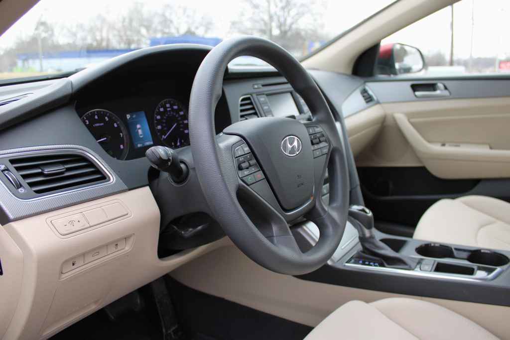 Used 2015 Hyundai Sonata SE w/ Option Group 09 image 14