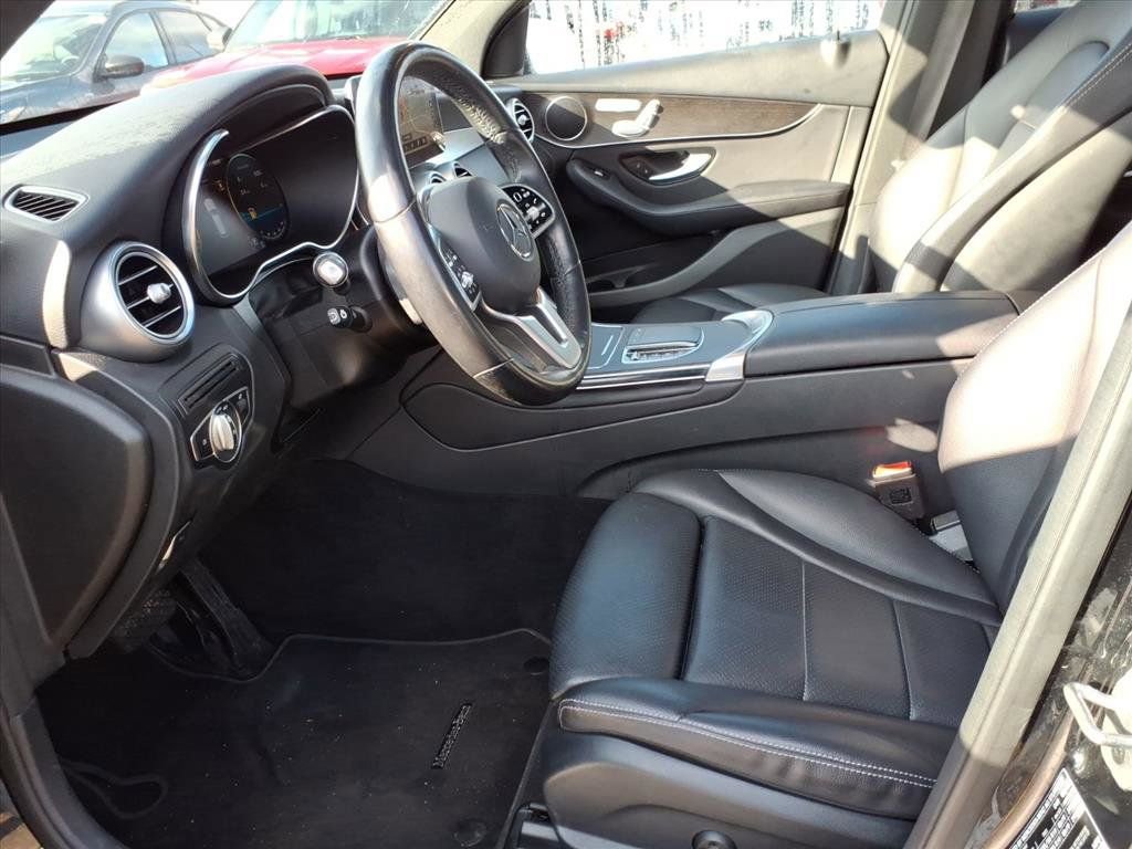 Used 2022 Mercedes-Benz GLC 300 4MATIC image 10