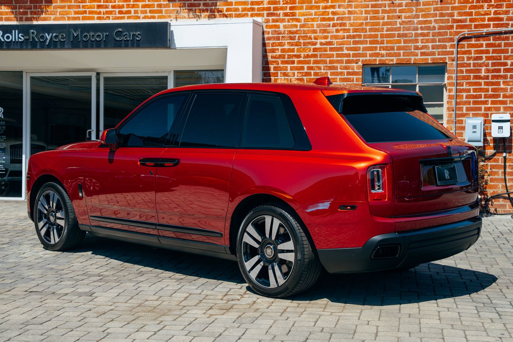 Used 2023 Rolls-Royce Cullinan AWD/4WD image 29