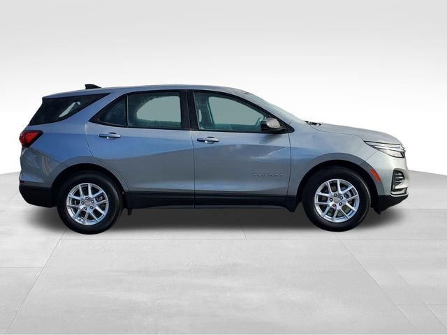 Used 2024 Chevrolet Equinox LS w/ Driver Confidence II Package image 6