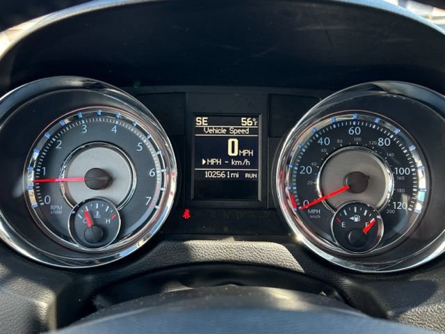 Used 2015 Chrysler Town & Country Touring w/ Driver Convenience Group image 38