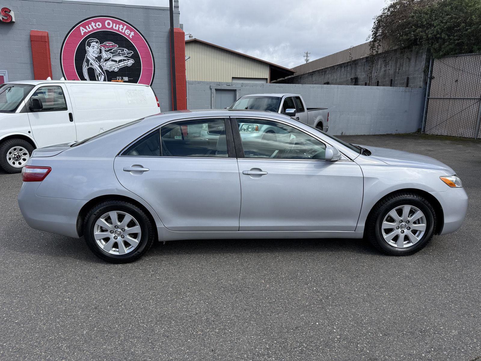 Used 2009 Toyota Camry XLE image 5
