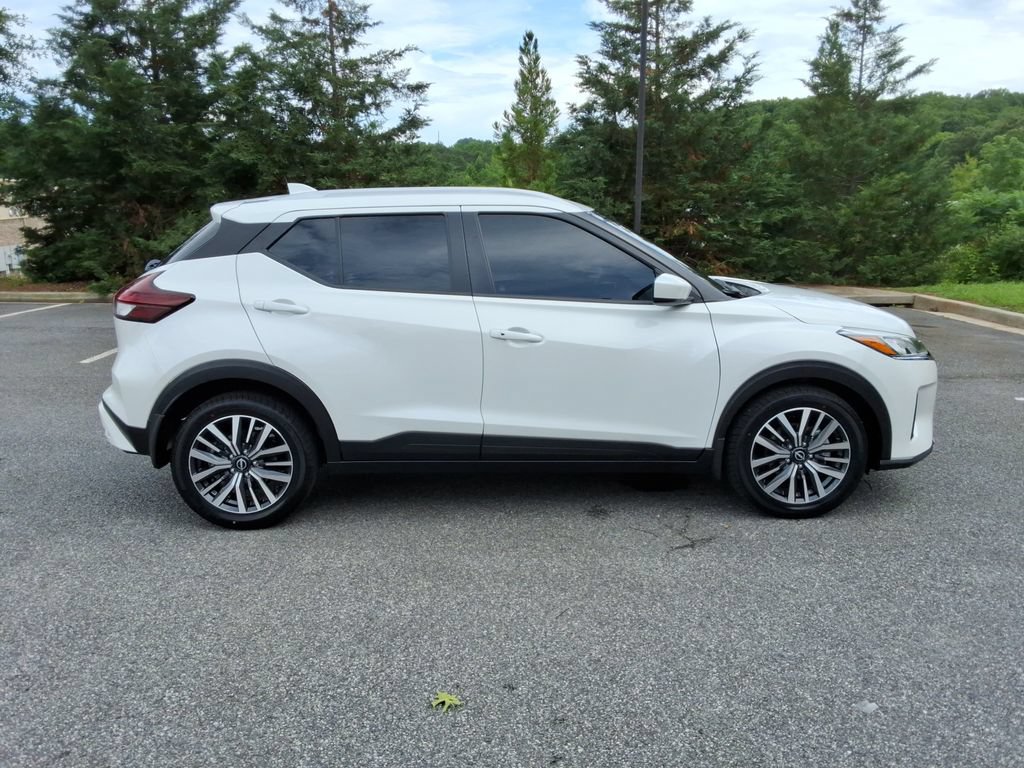 Used 2023 Nissan Kicks SV FWD image 4