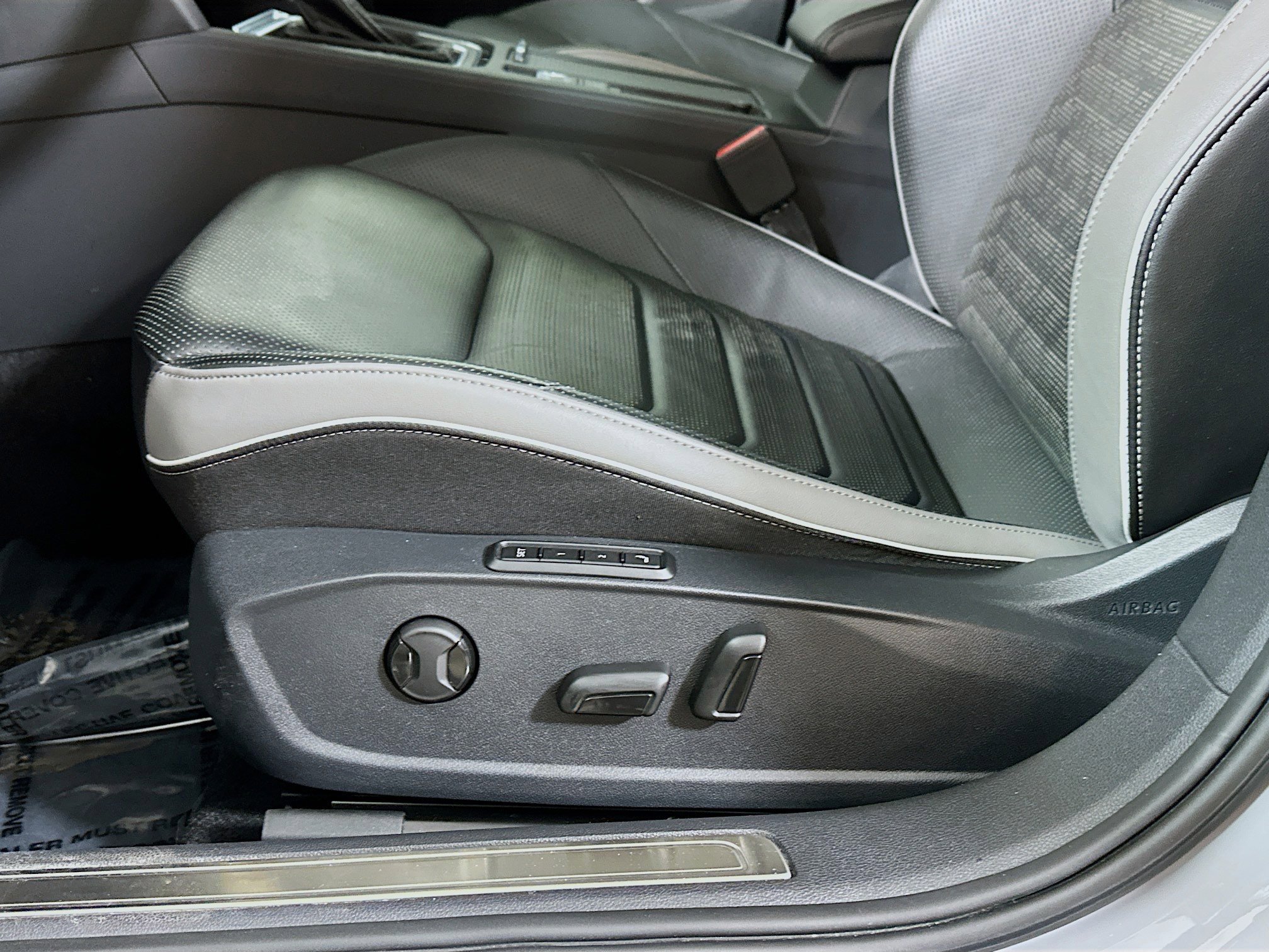 Used 2023 Volkswagen Arteon SEL Premium AWD/4WD image 19