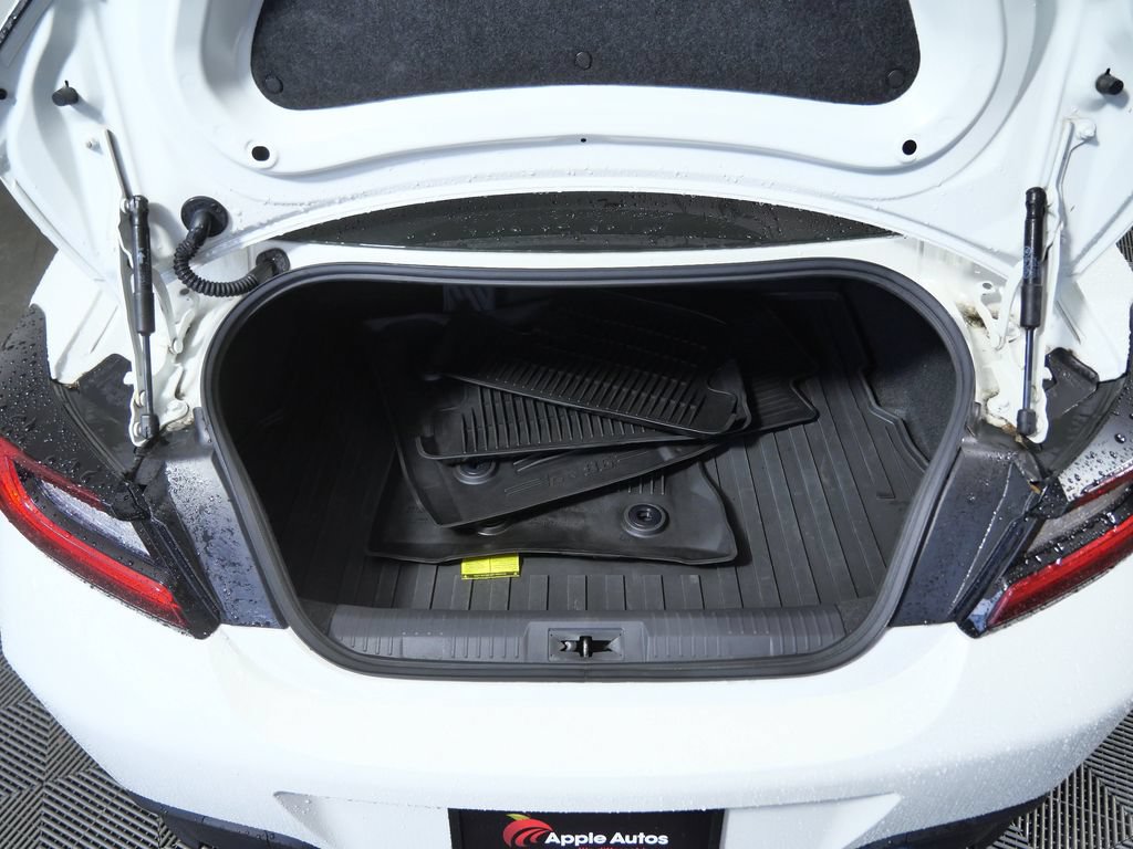 Used 2025 Toyota GR86 Premium w/ ALL Weather Mat Package (TMS) RWD image 29