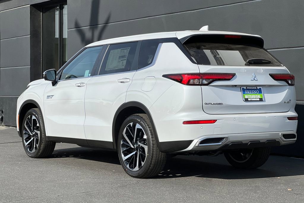 New 2025 Mitsubishi Outlander SE image 7