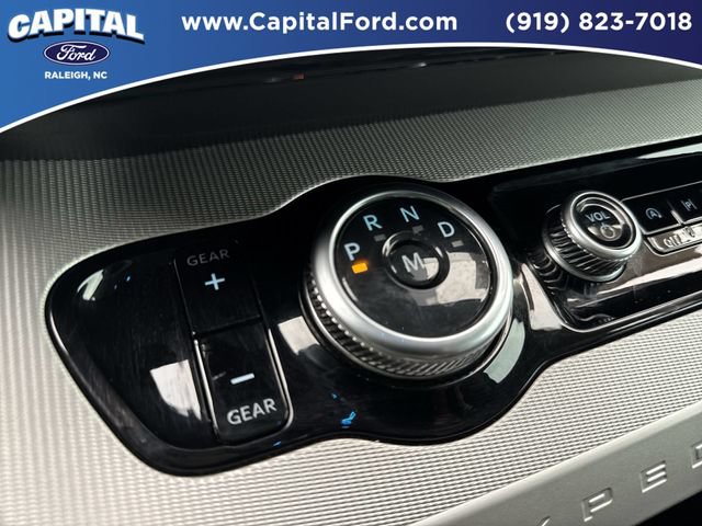 Certified 2025 Ford Expedition Active AWD/4WD image 30
