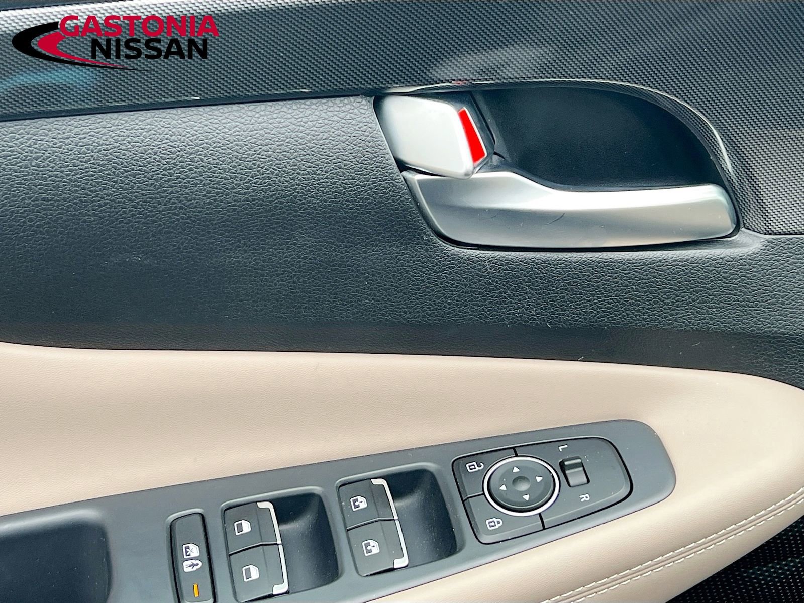 Used 2023 Hyundai Santa Fe SEL w/ Premium Package image 23