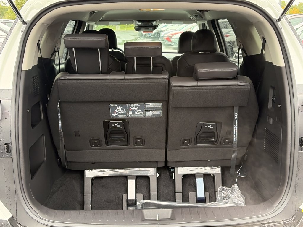 New 2027 Kia Carnival FWD image 7