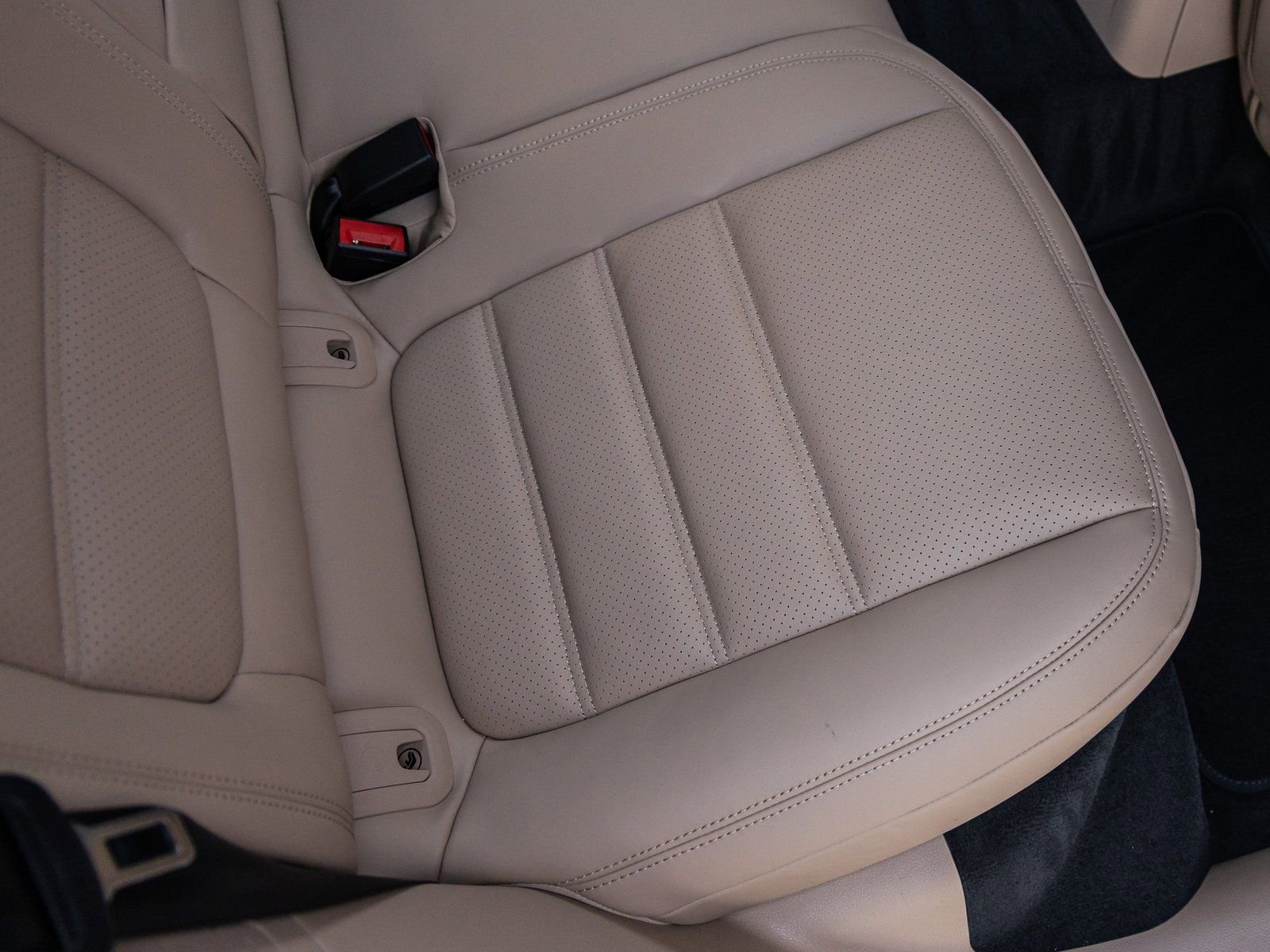 New 2026 Porsche Macan S image 40