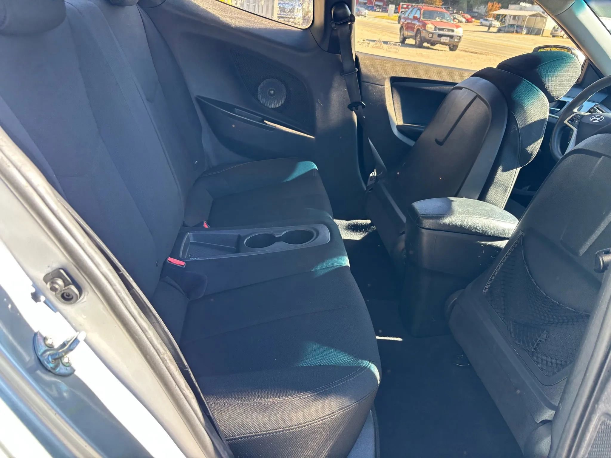 Used 2015 Hyundai Veloster image 17