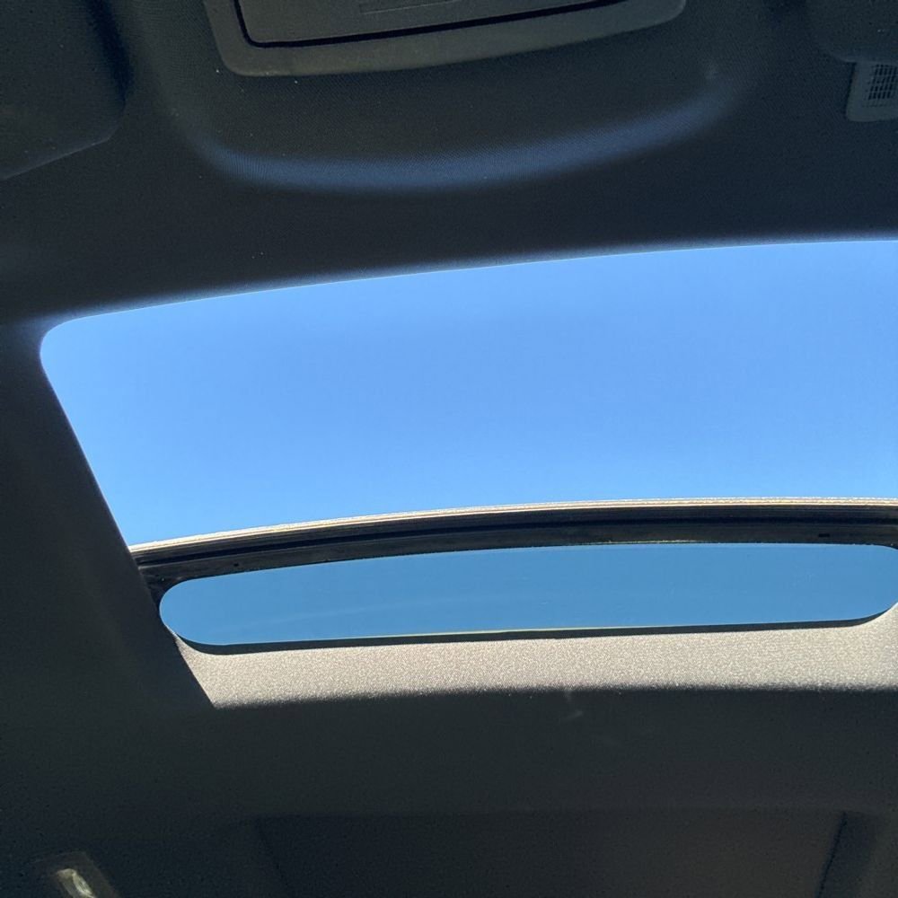 Used 2016 Ford Explorer XLT w/ Equipment Group 202A image 10