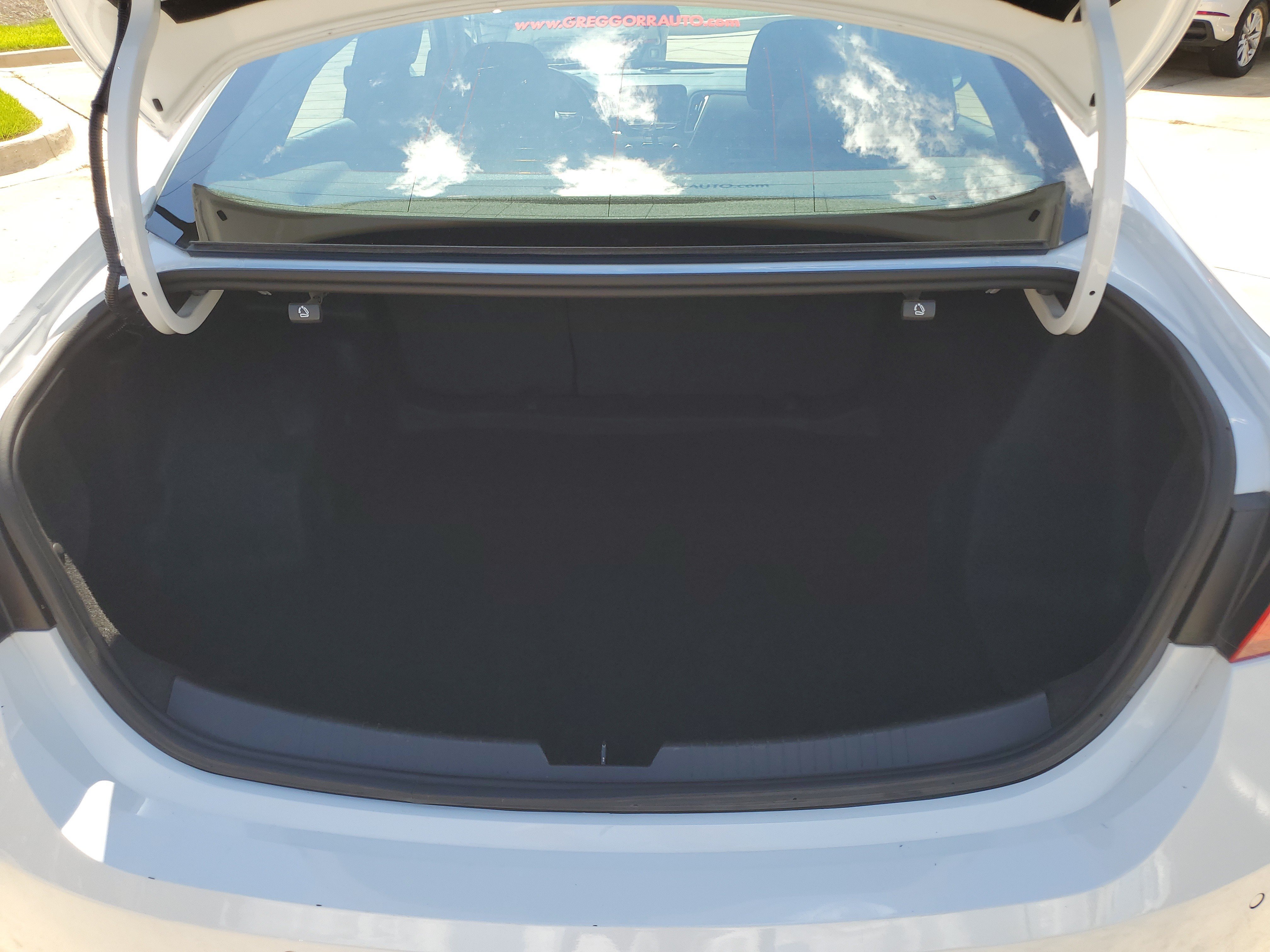 Used 2025 Chevrolet Malibu LT FWD image 33