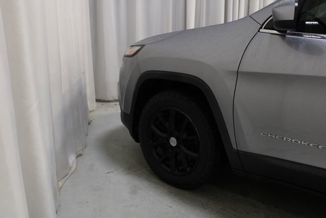 Used 2015 Jeep Cherokee Latitude FWD image 29