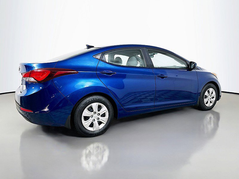 Used 2016 Hyundai Elantra SE image 7