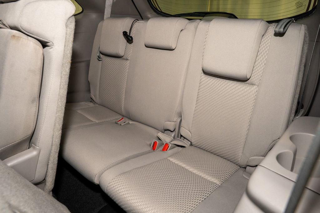 Used 2017 Toyota Highlander LE image 9