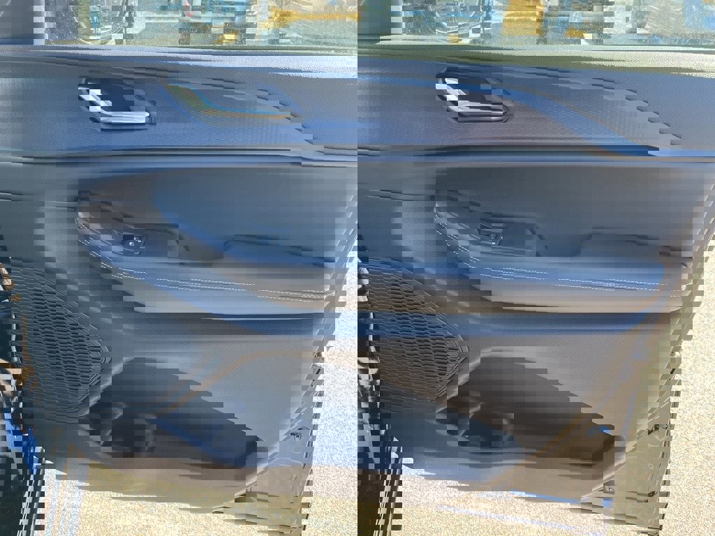 New 2025 Jeep Grand Cherokee Altitude image 10