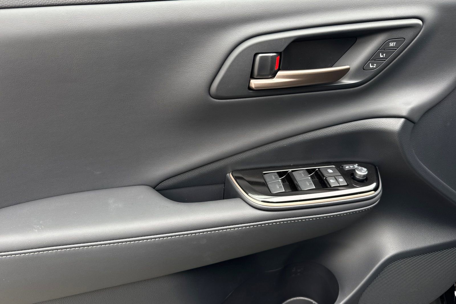 New 2026 Toyota Crown Platinum image 11