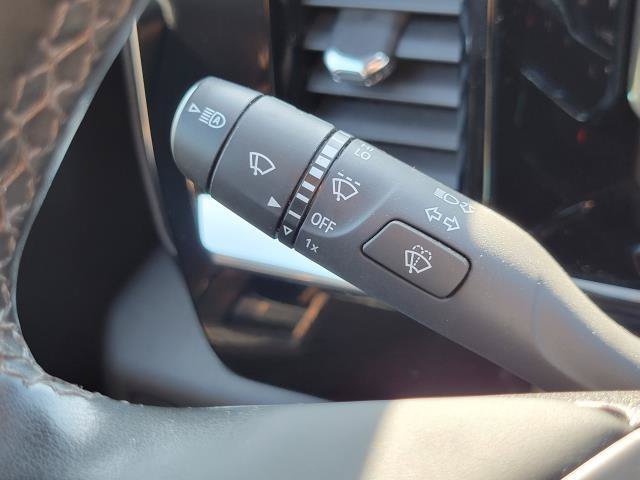 Used 2024 Chevrolet Silverado 1500 LT AWD/4WD image 16