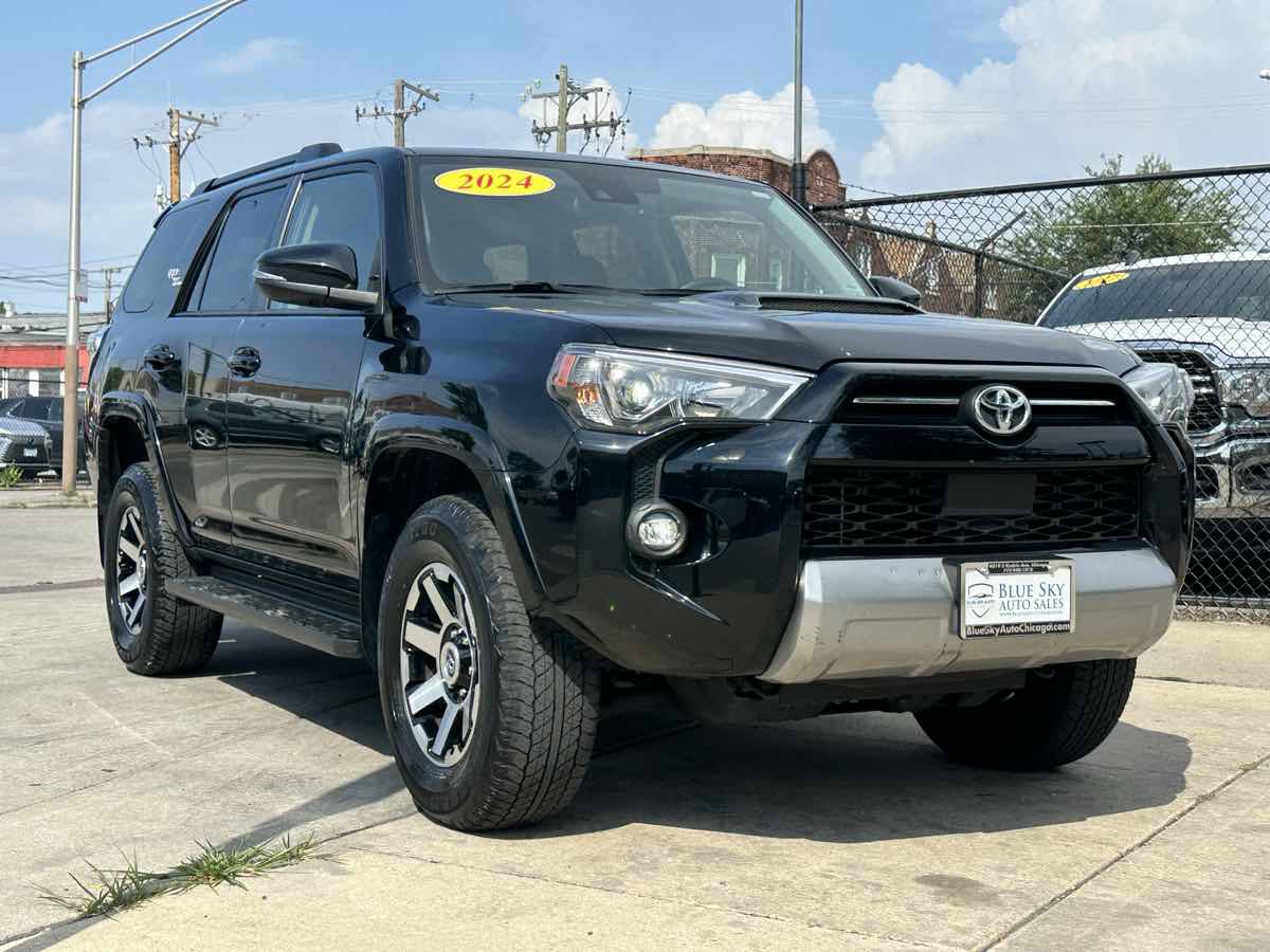Used 2024 Toyota 4Runner TRD Off-Road Premium AWD/4WD image 3