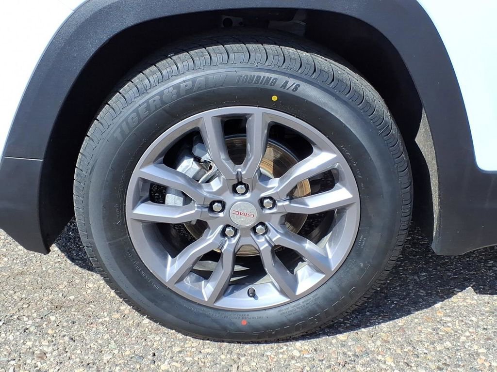 Used 2024 GMC Terrain SLT w/ LPO, Floor Liner Package image 9